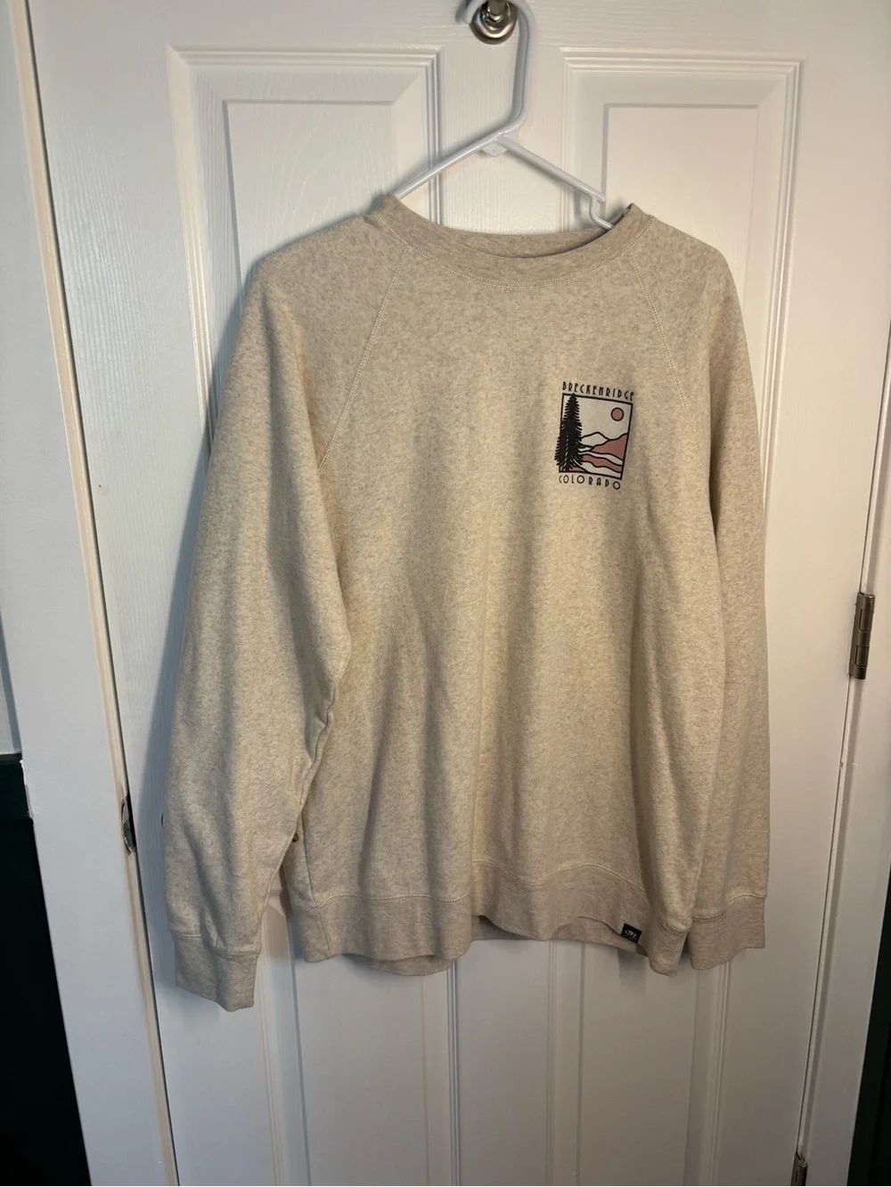 Breckenridge Colorado Beige Graphic Crewneck Sweatshirt